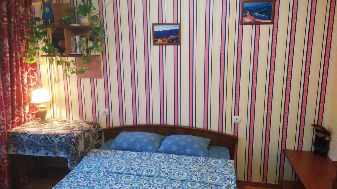 "Арбат" Центр Квартира- Apartment "Arbat" الماتي المظهر الخارجي الصورة
