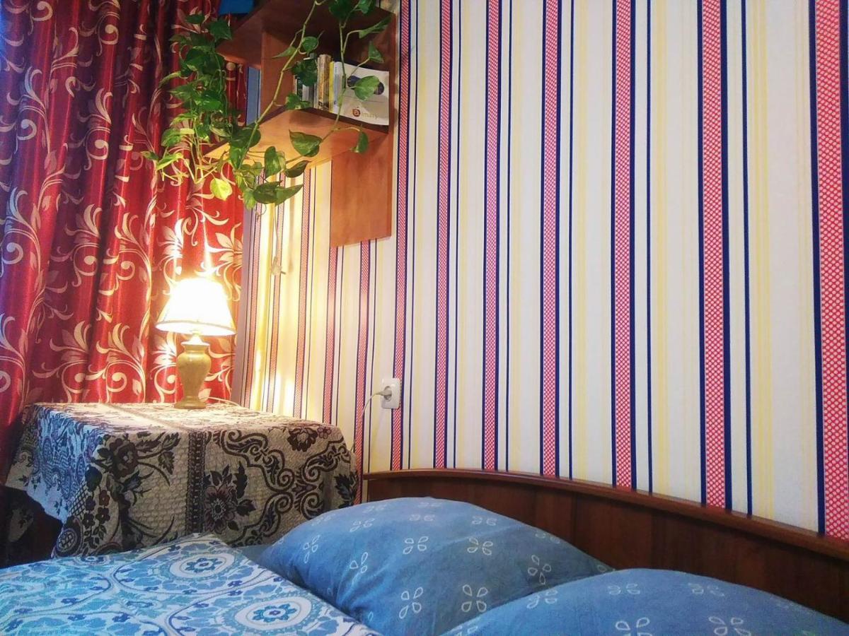 "Арбат" Центр Квартира- Apartment "Arbat" الماتي المظهر الخارجي الصورة